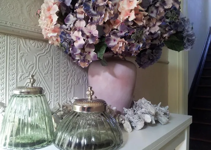 Allure Bed & Breakfast *